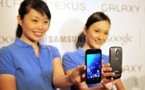 Samsung lance son nouveau smartphone, le Galaxy Nexus, pour contrer l'iPhone