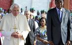 Le pape Benoît XVI demande aux dirigeants africains de servir leurs peuples avec honnêteté