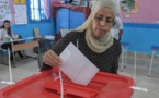Présidentielle en Tunisie: affluence modérée dans les bureaux de vote