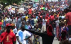 Les opposants à une modification de la Constitution défilent en nombre à Conakry
