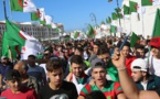 Une marée humaine défile dans les rues d'Alger pour une «nouvelle indépendance»