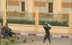 Coup d'État au Mali : scènes de pillages à Bamako, le pays plonge dans l'inconnu