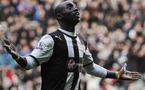 Premier League: Pardew rend hommage à Cissé