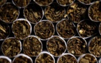Gambie: la difficile application de la loi anti-tabac