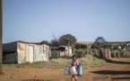 Afrique du Sud: en plein confinement, les autorités détruisent des habitations informelles
