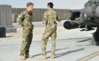 Le prince Harry se rhabille en Afghanistan alors que la blonde se retrouve en prison !