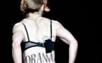 Madonna enlève le haut pour Barack Obama !