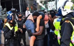 Londres : Un manifestant d'extrême droite secouru par un homme du mouvement "Black Lives Matter"