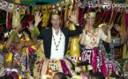 VIDEO Kate Middleton et William : Danse traditionnelle à Tuvalu, un déhanché de feu !