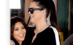 Khloe et Kim Kardashian : complices et tactiles pour leur nouveau show