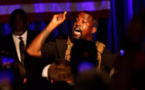 Présidentielle américaine : en larmes, Kanye West lance sa campagne lors d'un meeting décousu
