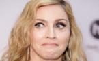 Madonna se prend une gamelle à Dallas à cause d'un fan