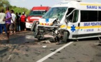 Kaolack: Une voiture de "7 places" percute en plein fouet un taxi en panne et provoque 2 morts