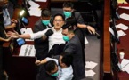 À Hong Kong, deux parlementaires de l'opposition arrêtés