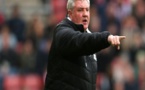 Newcastle : Steve Bruce cartonne la VAR
