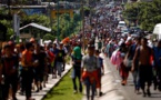 Au moins 3 000 migrants honduriens franchissent la frontière du Guatemala en route vers les Etats-Unis