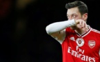 Arsenal met définitivement Mesut Özil au placard !