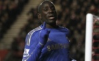 VIDEO Chelsea:Torres a-t-il déjà perdu gros face à Demba Ba?