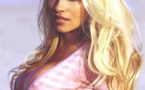 Pamela Anderson: Viictime de ses seins, elle fait quand même la fête