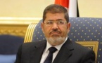 Egypte: l'opposition se radicalise, Morsi montre sa force