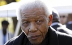 Afrique du Sud: Nelson Mandela hospitalisé pour des examens médicaux
