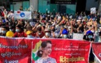 Birmanie: 5e jour de manifestations, raid contre le siège du parti d'Aung San Suu Kyi