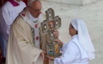 Vatican: Le pape François canonise les trois premiers saints de son pontificat