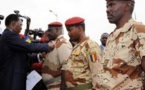 Les premiers soldats tchadiens de retour du Mali défilent dans la capitale