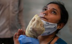 Flambée épidémique en Inde: ce que l'on sait sur le «variant indien» du Covid-19