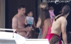 Lionel Messi : Papa câlin et heureux en vacances avec les stars du Barça