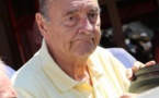 Jacques Chirac en vacances : Dans le dos de Bernadette, il se remet à fumer !