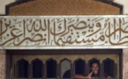 En Egypte, la police poursuit le siège de la mosquée al-Fath sur la place Ramsès