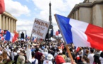 En France, 161 000 manifestants défilent contre le passe sanitaire