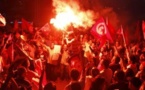 Tunisie: des milliers de manifestants demandent la démission du gouvernement