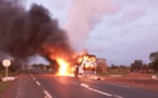 Kaolack : Un bus prend feu à l'entrée de Ngathie Naoudé