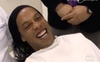 Ronaldinho opéré des dents : La star du foot montre son nouveau sourire
