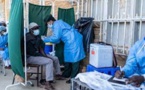 Covid-19: une vaccination à marche forcée au Zimbabwe