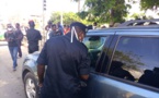 Direct Avenue Blaise Diagne: Guy Marius Sagna verrouille son véhicule encerclé par la police