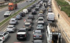 Chaos sur l’Autoroute: deux accidents provoqués par deux cars « Ndiaga Ndiaye » bouchent la circulation