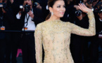 "EVA LONGORIA A PÉTÉ UN CABLE"