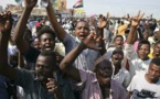 Manifestations au Soudan: les soutiens au pouvoir civil manifestent en masse et crient leur impatience