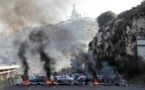 Liban: des manifestants bloquent des routes, dans un pays simplement à bout