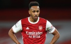 Arsenal retire le brassard de capitaine à Pierre-Emerick Aubameyang