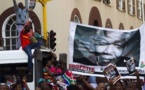 En Afrique du Sud, les hommages à Nelson Mandela se poursuivent à travers le pays