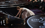 Jennifer Lawrence, les dessous de sa chute aux Oscars
