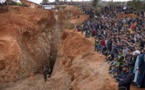 Maroc: les secouristes entrent dans le tunnel pour extraire le petit Rayan