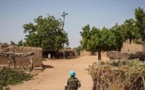 Mali : près de vingt morts, dont des soldats et des civils, dans trois attaques coordonnées
