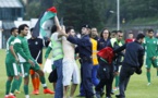 Des anti-israéliens interrompent un match de football, des joueurs agressés