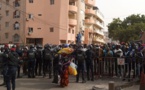 Tribunal de Dakar :  empêchés d'entrer dans la salle d'audience, des militants de Sonko frustrés