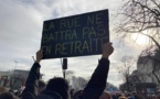 Réforme des retraites: La France Insoumise fait du porte à porte pour mobiliser ses soutiens
